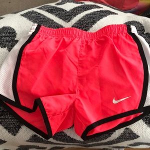 Nike girls size 4 shorts NWT